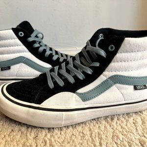 Vans Skate Pro. Men’s size 8. Multi-color. Barely worn